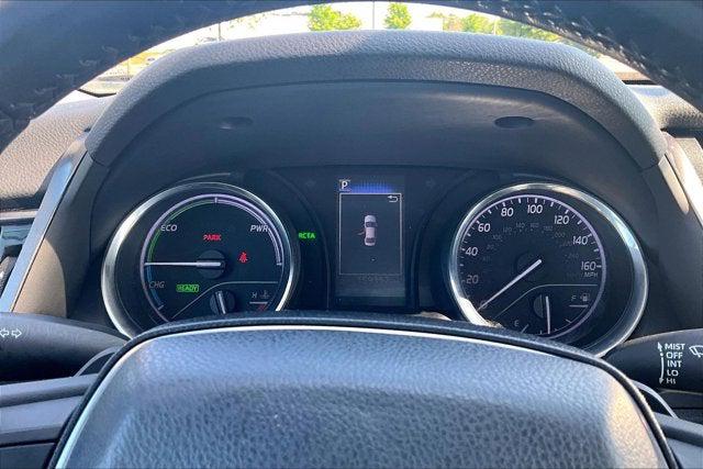 2020 Toyota Camry SE Hybrid