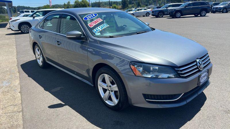 2014 Volkswagen Passat 1.8T Wolfsburg Edition