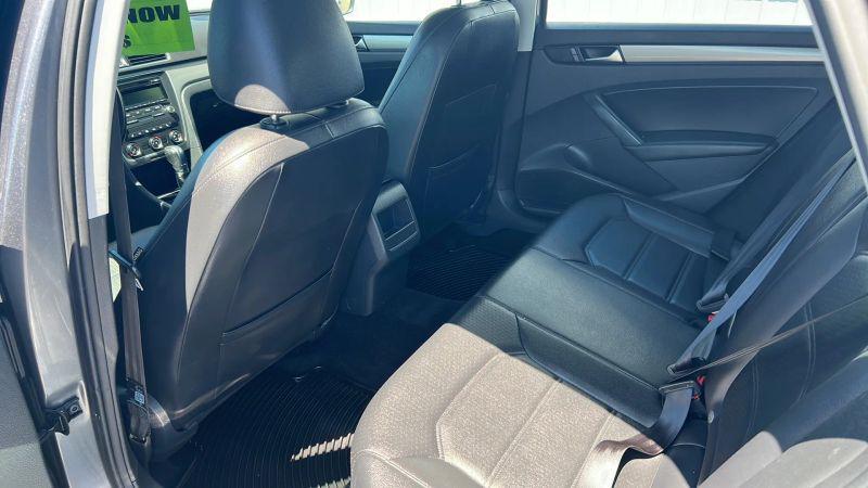 2014 Volkswagen Passat 1.8T Wolfsburg Edition