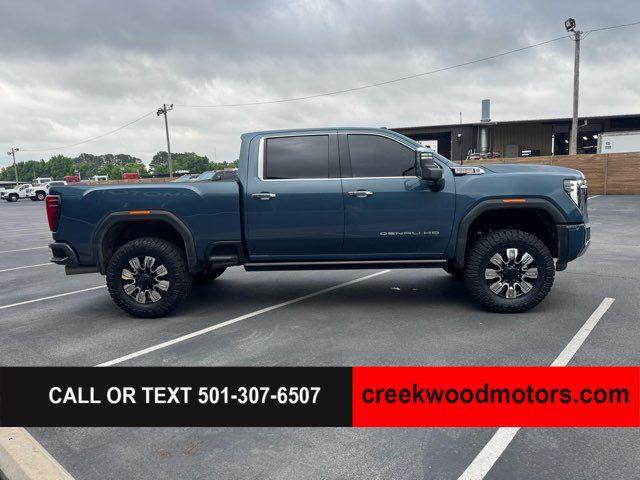 2024 GMC Sierra 2500HD 4WD Crew Cab Standard Bed Denali