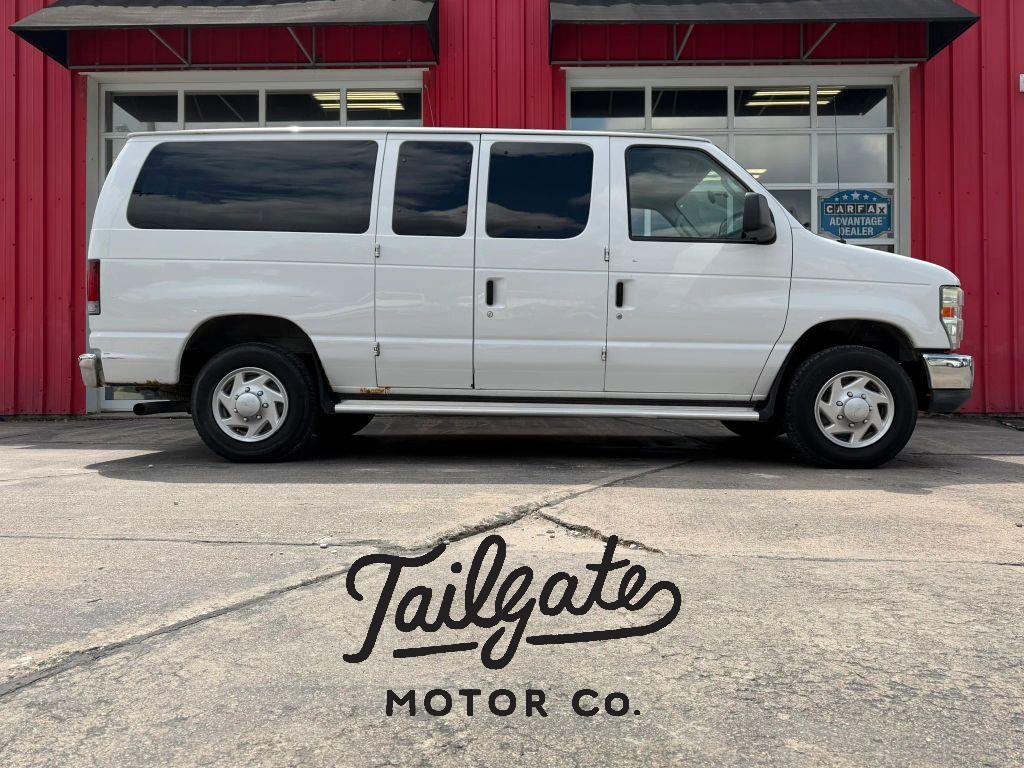 2010 Ford E-Series E-350 XLT Super Duty's photo
