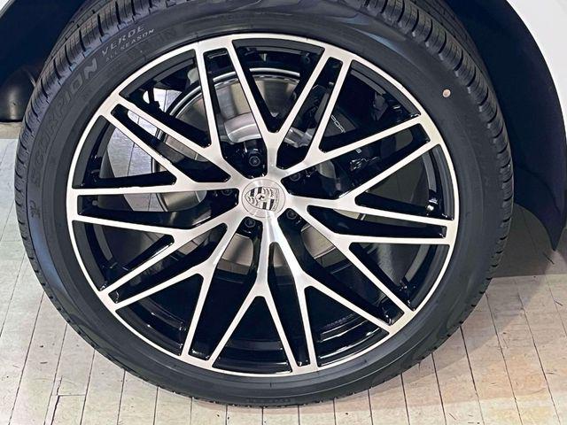 2026 Porsche Macan Unknown
