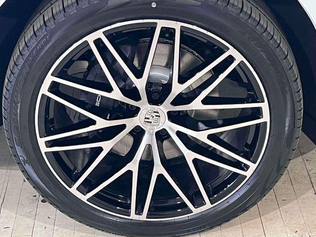 2026 Porsche Macan Unknown