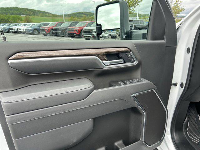 2026 Chevrolet Silverado 3500HD Crew Cab, Standard Bed, LT, 4WD