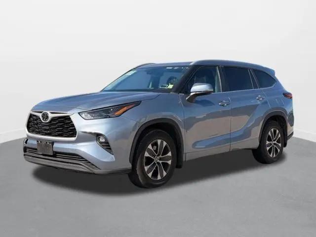 2023 Toyota Highlander XLE for sale in Mount Hope, WV