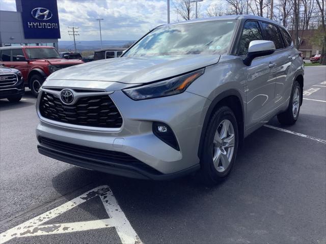 2022 Toyota Highlander LE