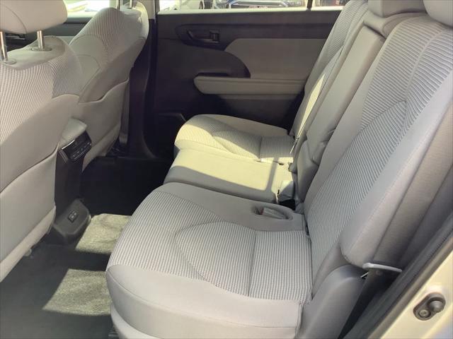 2022 Toyota Highlander LE