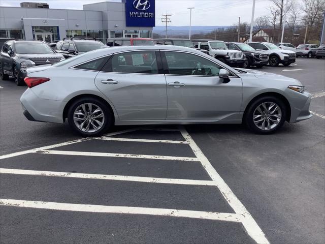 2022 Toyota Avalon XLE Hybrid