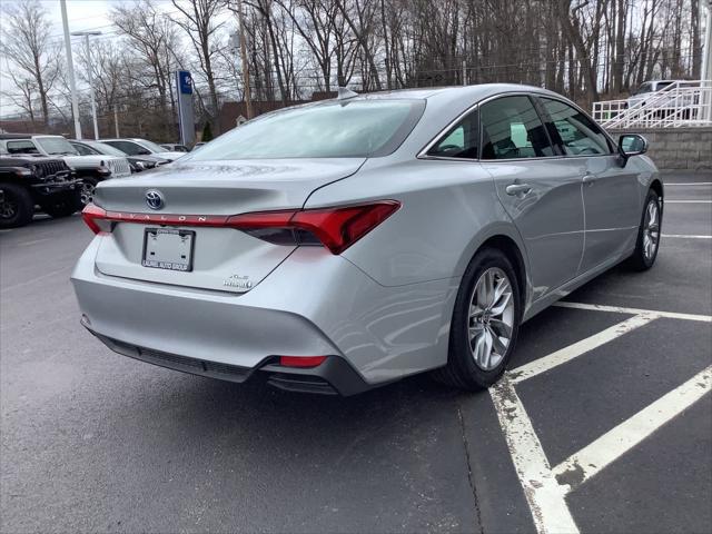 2022 Toyota Avalon XLE Hybrid