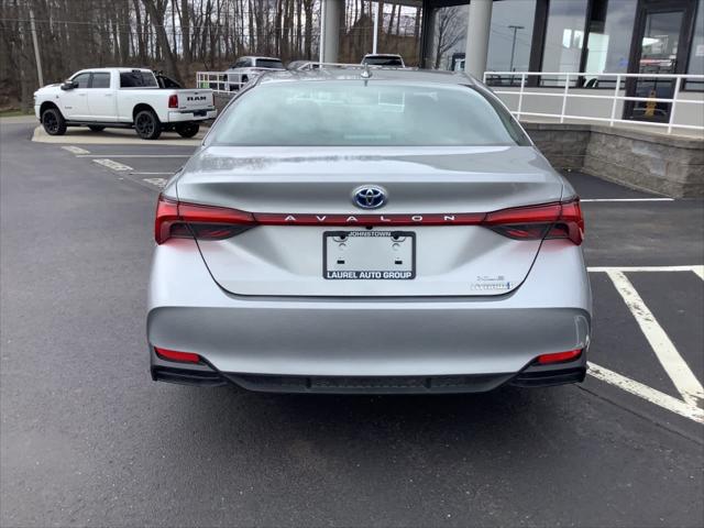 2022 Toyota Avalon XLE Hybrid