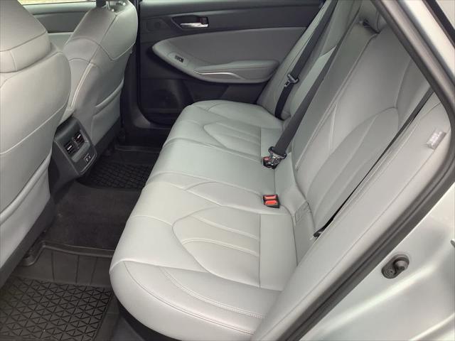 2022 Toyota Avalon XLE Hybrid