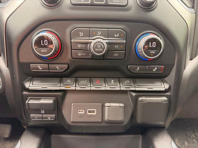2020 Chevrolet Silverado 1500 4WD Crew Cab Short Bed RST