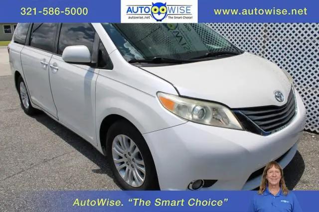 2015 Toyota Sienna XLE 8 Passenger for sale in Melbourne, FL