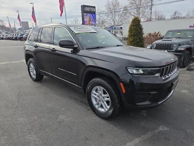 2023 Jeep Grand Cherokee Laredo 4x4 for sale in Hamburg, PA