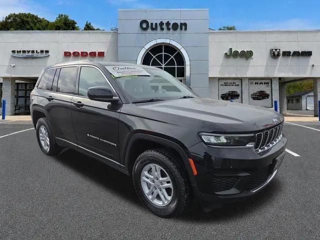 2023 Jeep Grand Cherokee Laredo 4x4 for sale in Hamburg, PA