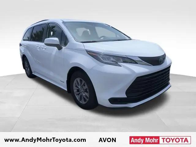 2021 Toyota Sienna LE for sale in Avon, IN