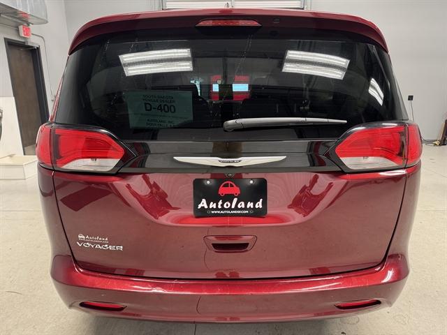 2023 Chrysler Voyager LX