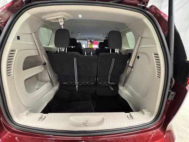 2023 Chrysler Voyager LX