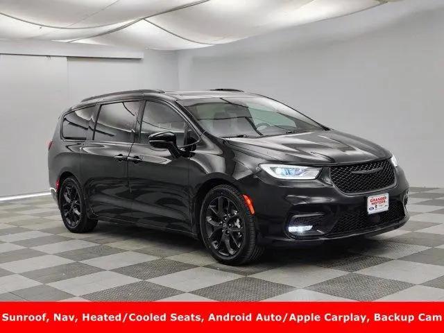 2025 Chrysler Pacifica Limited for sale in Granger, IA