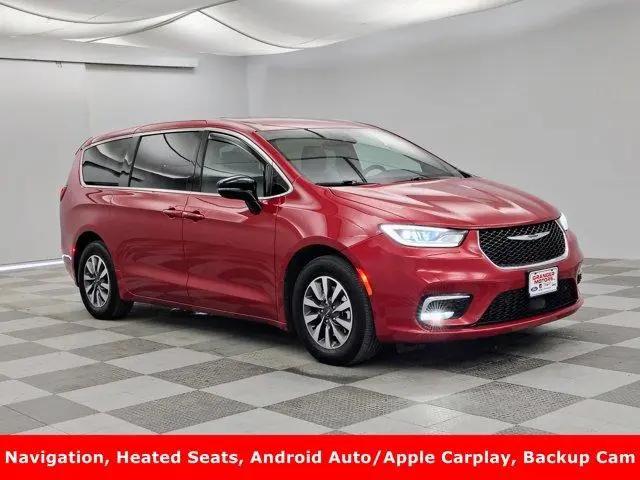 2025 Chrysler Pacifica Hybrid Select for sale in Granger, IA