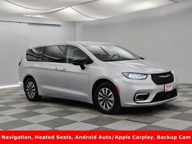 2024 Chrysler Pacifica Hybrid Select for sale in Granger, IA