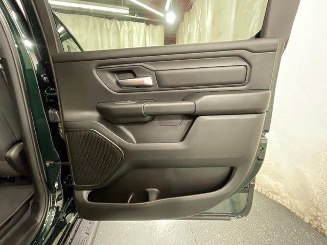 2026 Ram 1500 Express Crew Cab 4x4 5'7" Box