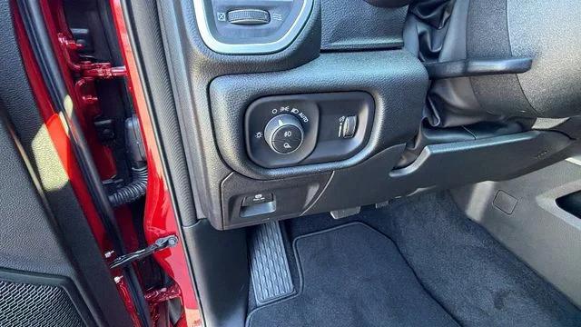 2026 Ram 1500 Express Crew Cab 4x4 57 Box