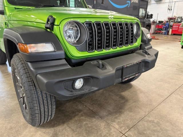 2026 Jeep Wrangler 4-Door Sport RHD 4x4