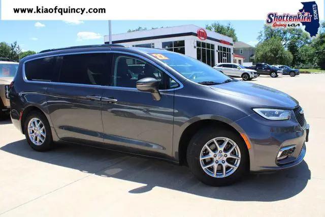 2022 Chrysler Pacifica Touring L for sale in Quincy, IL