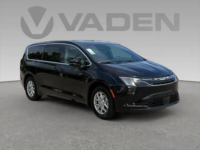 2027 Chrysler Pacifica Select for sale in Savannah, GA