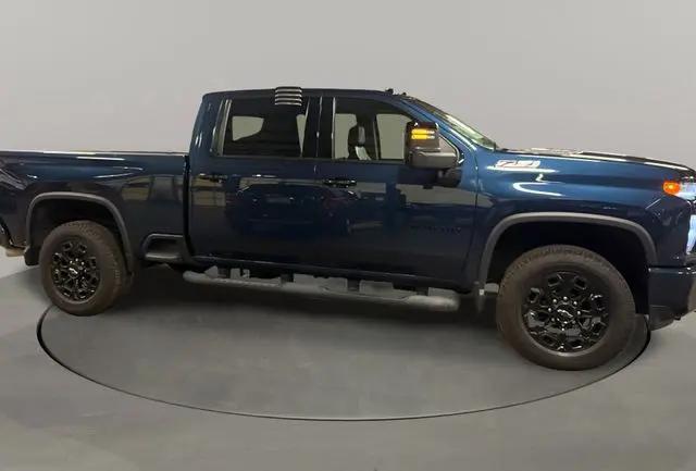 2022 Chevrolet Silverado 3500HD 4WD Crew Cab Standard Bed LTZ
