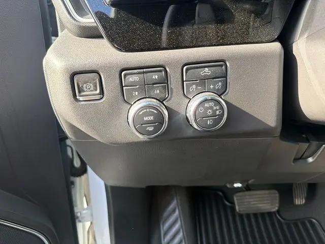 2024 GMC Sierra 1500 4WD Crew Cab Short Box Elevation with 3SB