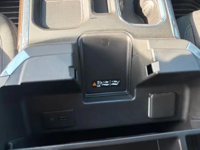2024 GMC Sierra 1500 4WD Crew Cab Short Box Elevation with 3SB