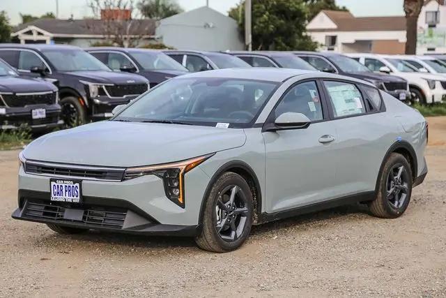2026 Kia K4 LXS