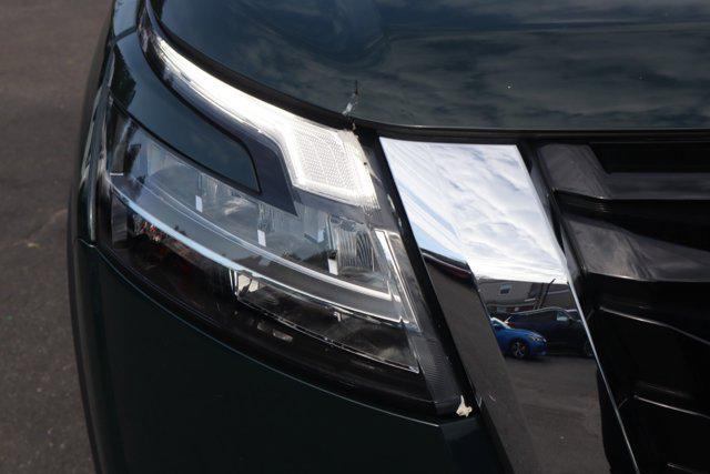 2023 Nissan Pathfinder SL 4WD