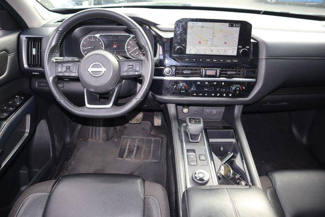 2023 Nissan Pathfinder SL 4WD