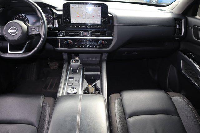 2023 Nissan Pathfinder SL 4WD