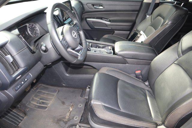 2023 Nissan Pathfinder SL 4WD