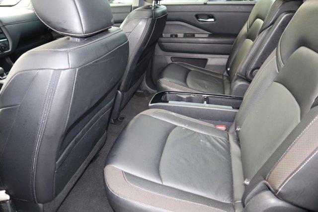 2023 Nissan Pathfinder SL 4WD