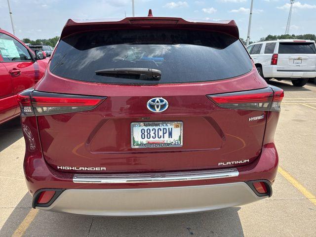 2023 Toyota Highlander Hybrid Platinum
