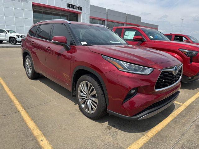 2023 Toyota Highlander Hybrid Platinum