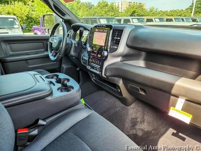 2026 Ram 2500 Black Express Crew Cab 4x4 64 Box