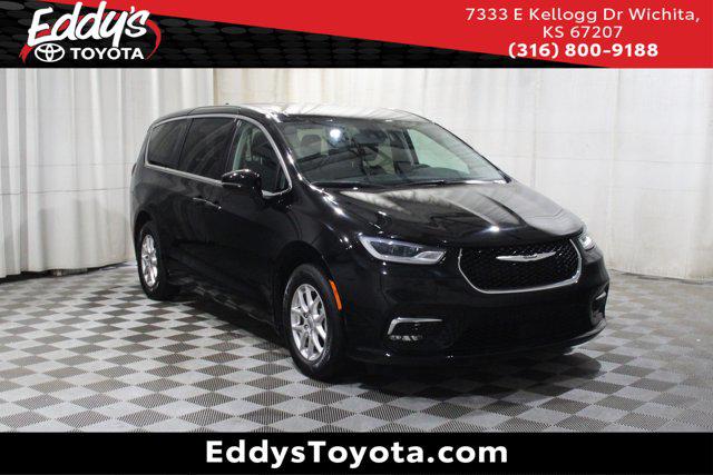 2024 Chrysler Pacifica Touring L for sale in Wichita, KS