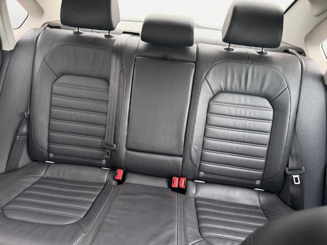 2017 Volkswagen Passat 1.8T SEL Premium