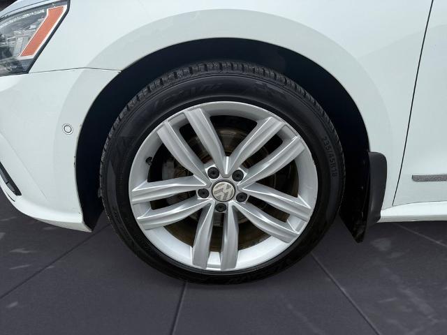 2017 Volkswagen Passat 1.8T SEL Premium