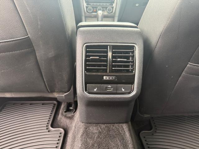 2017 Volkswagen Passat 1.8T SEL Premium
