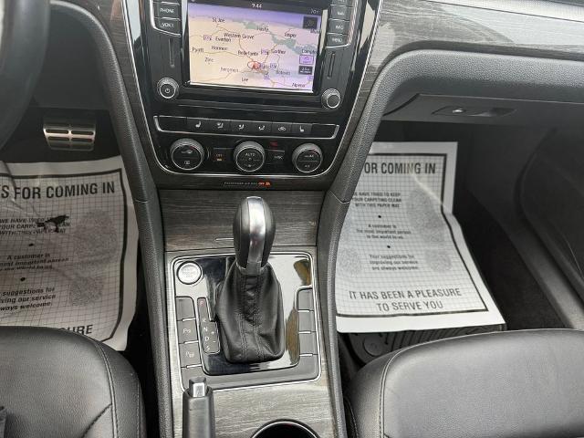 2017 Volkswagen Passat 1.8T SEL Premium