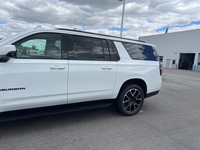2022 Chevrolet Suburban 4WD RST