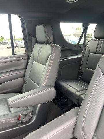 2022 Chevrolet Suburban 4WD RST