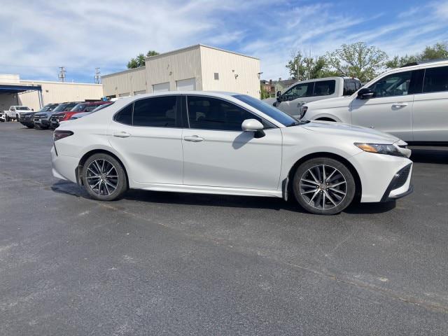 2022 Toyota Camry SE AWD